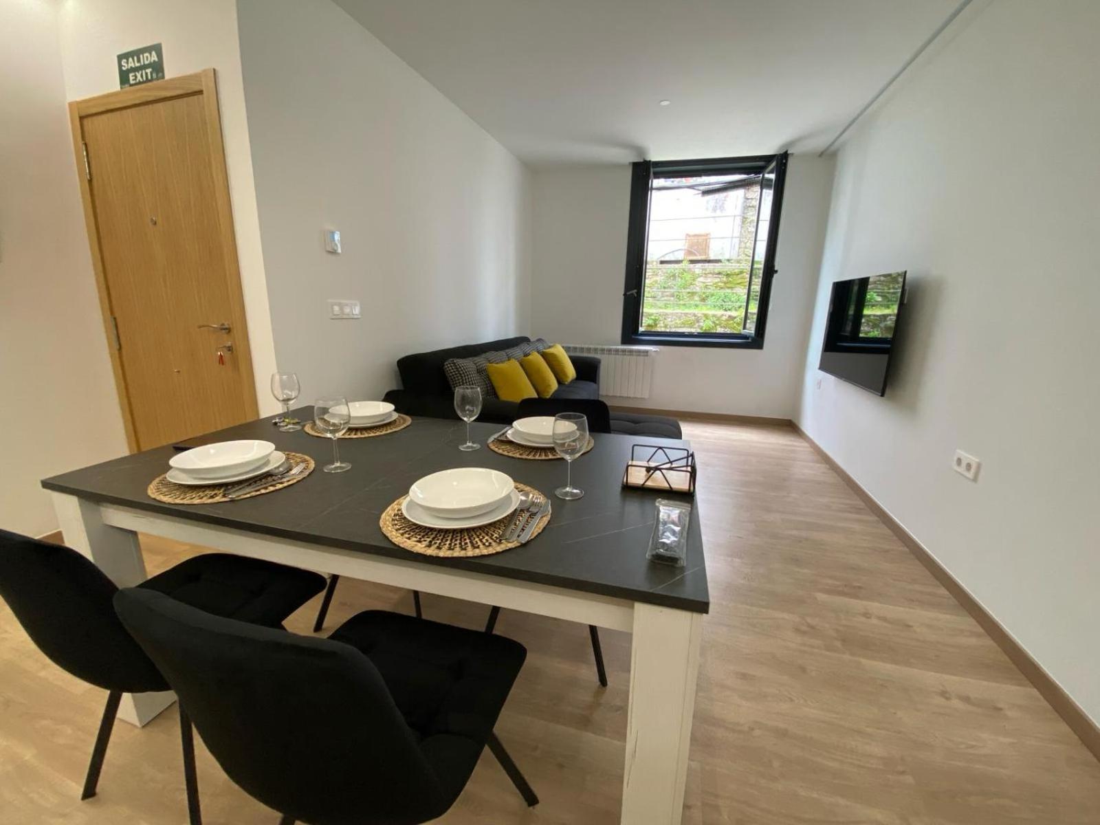 Apartamentos Luisa 圣地亚哥－德孔波斯特拉 外观 照片